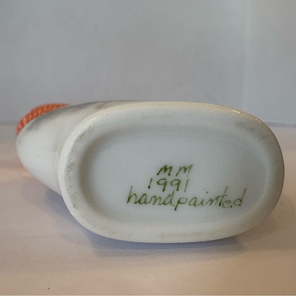 Hand-painted porcelain floral perfume bottle - Picture 5 of 7